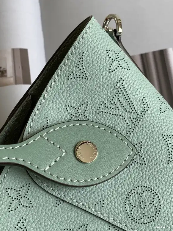 WIS HINA LOUIS PM VUITTON 0509
